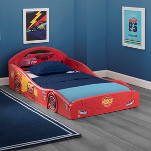 Cars Lightning McQueen Plastic Sleep and Play Toddler Bed 18