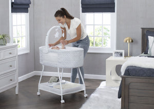 Delta Children Garden Path (2175) Sweet Slumber Bassinet, Room View 8