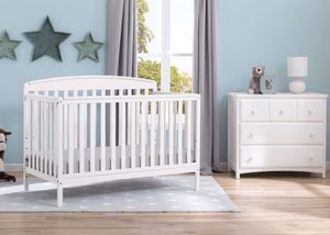 Delta Children Bianca White (130) Brayden 4-in-1 Crib, Room Shot b0b 1