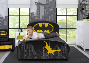 Delta Children Batman Upholstered Twin Bed Batman (1200), Room View 2